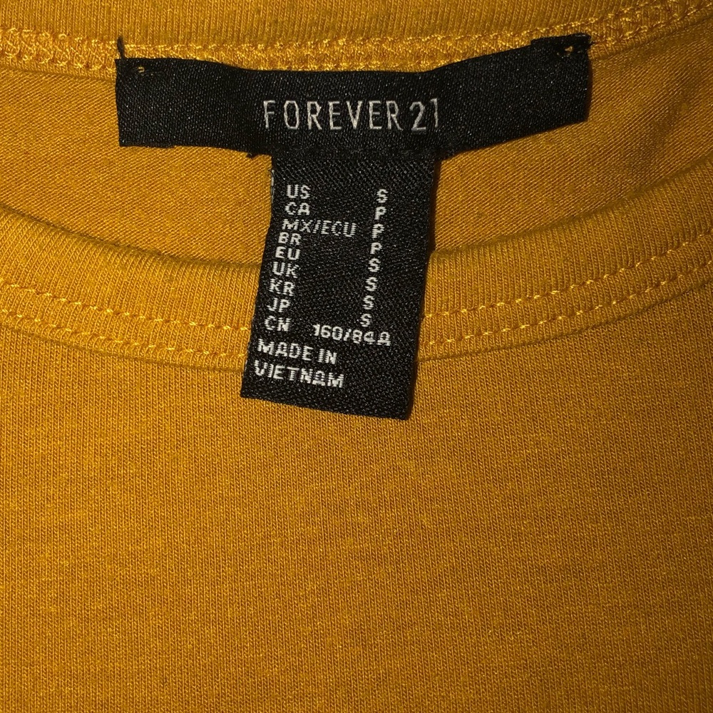 Forever 21 Basic Tee - Picture 2 of 3